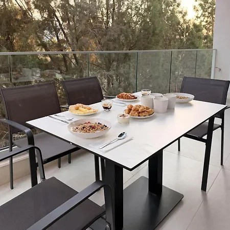 Apartment Cecilia Signature Collection